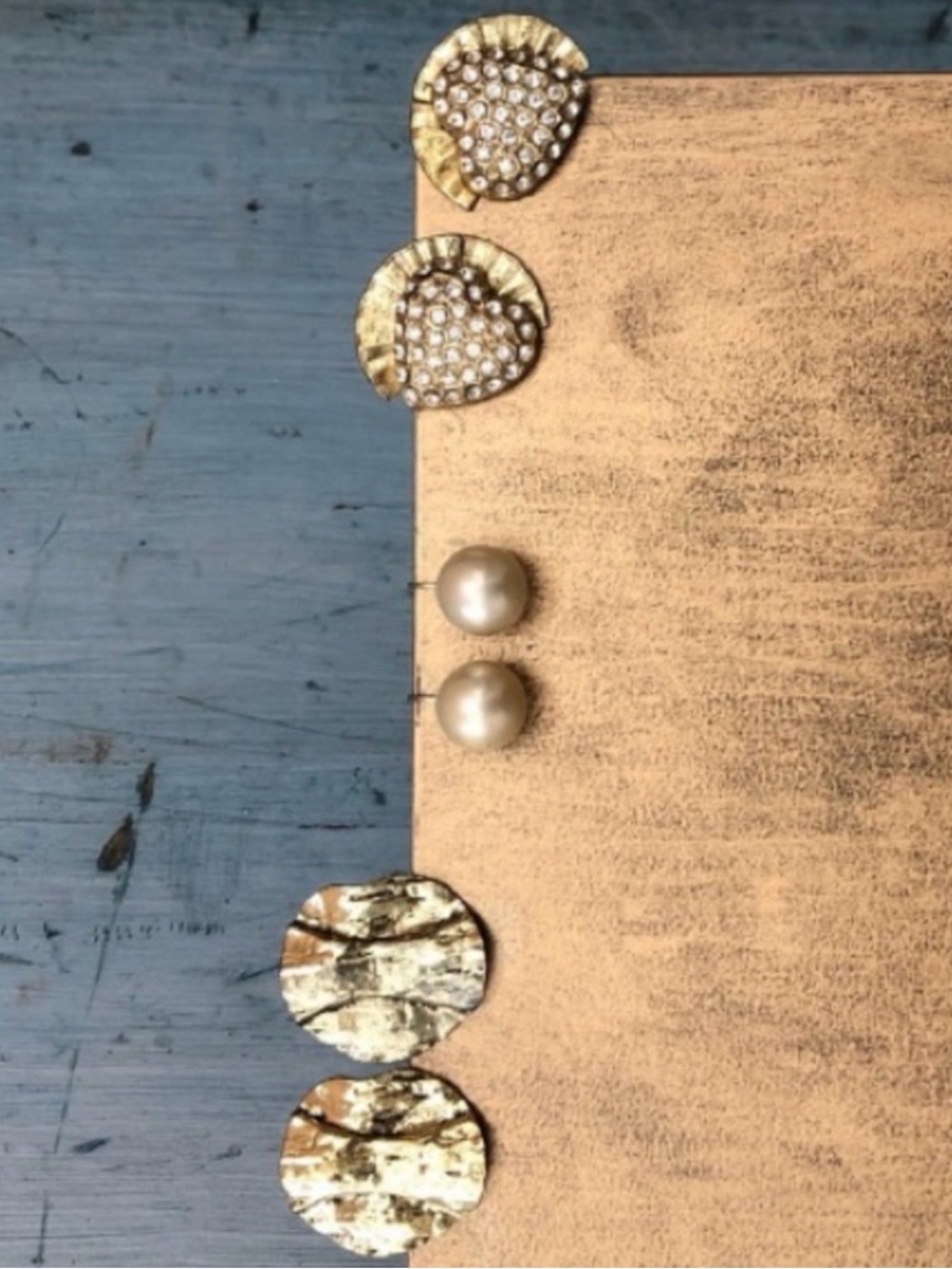 3 pairs gold-tone clip-on earrings - Picture 1 of 10